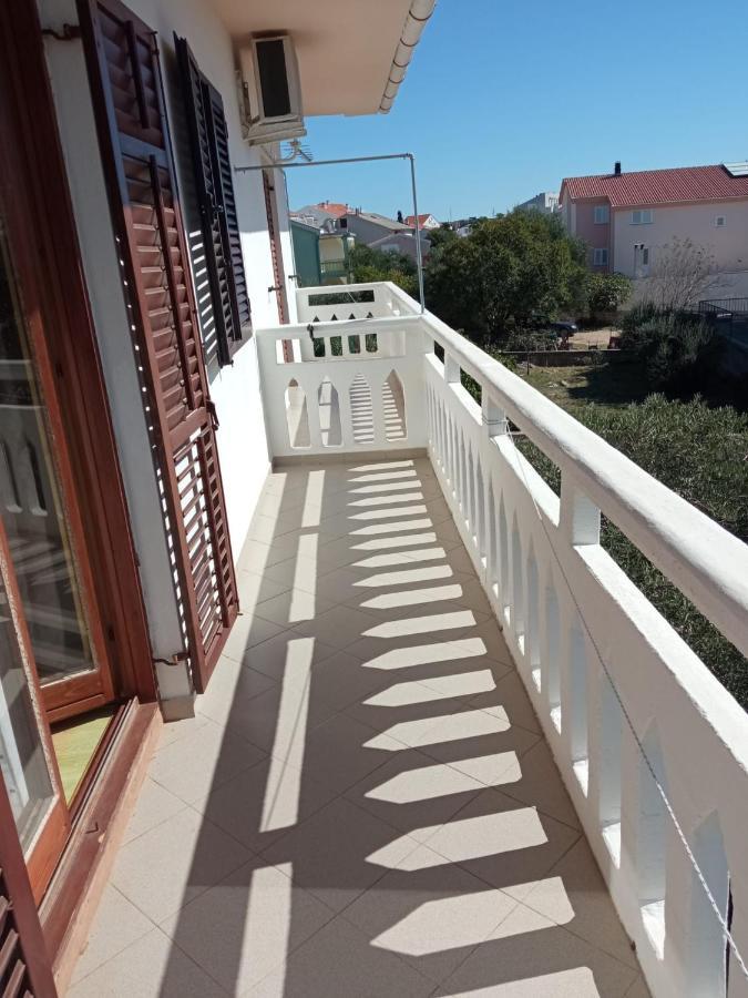 Cozy Apartments Danica Novalja With Terrace - First Floor エクステリア 写真