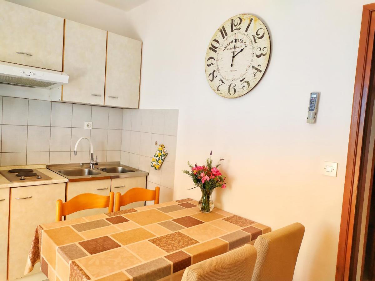 Cozy Apartments Danica Novalja With Terrace - First Floor エクステリア 写真