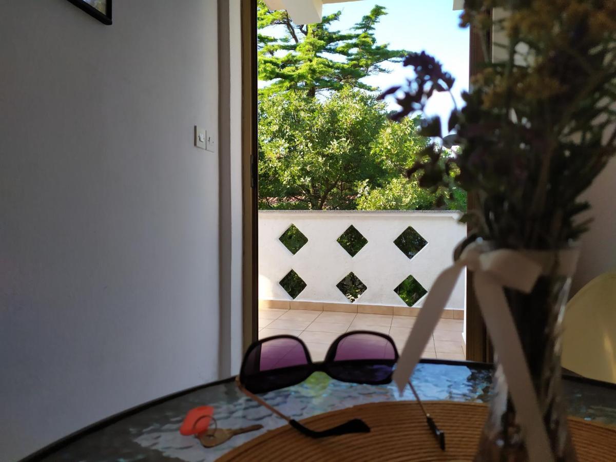 Cozy Apartments Danica Novalja With Terrace - First Floor エクステリア 写真