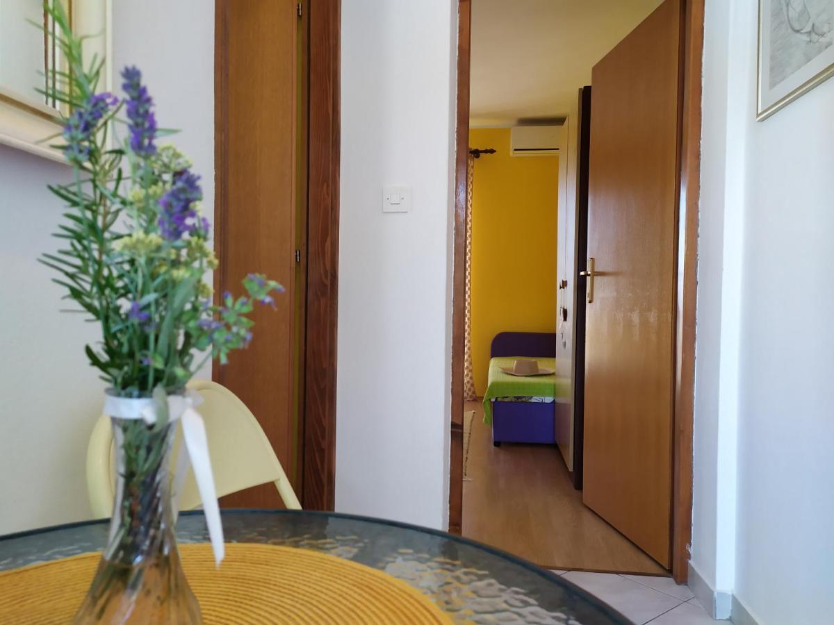 Cozy Apartments Danica Novalja With Terrace - First Floor エクステリア 写真